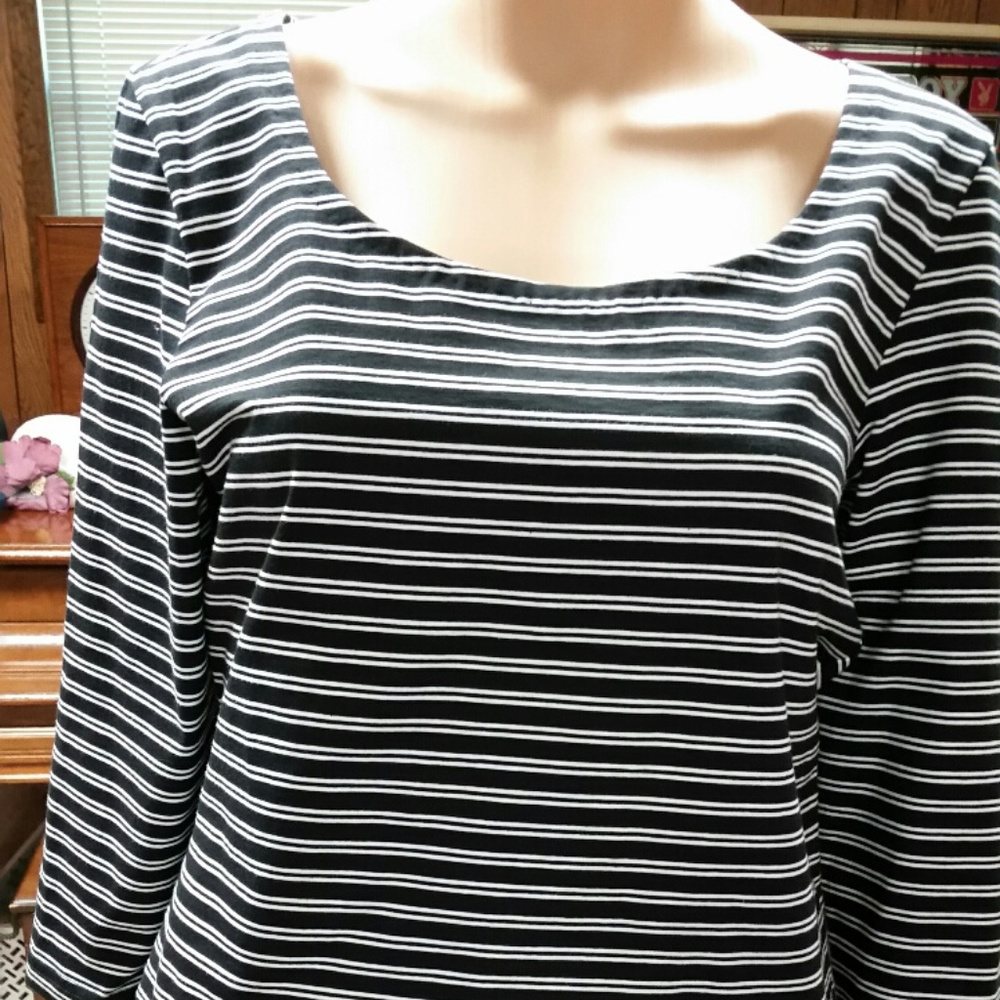 INC black and white striped top. Sz.L